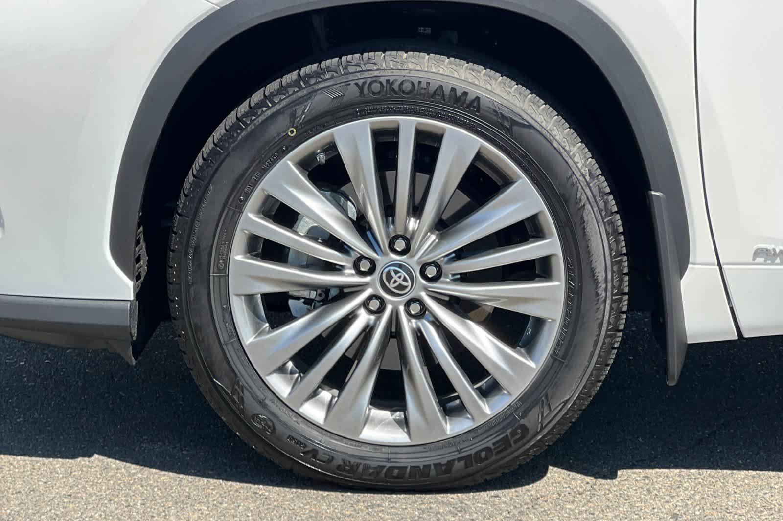Used 2021 Toyota Highlander Platinum AWD/4WD image 34
