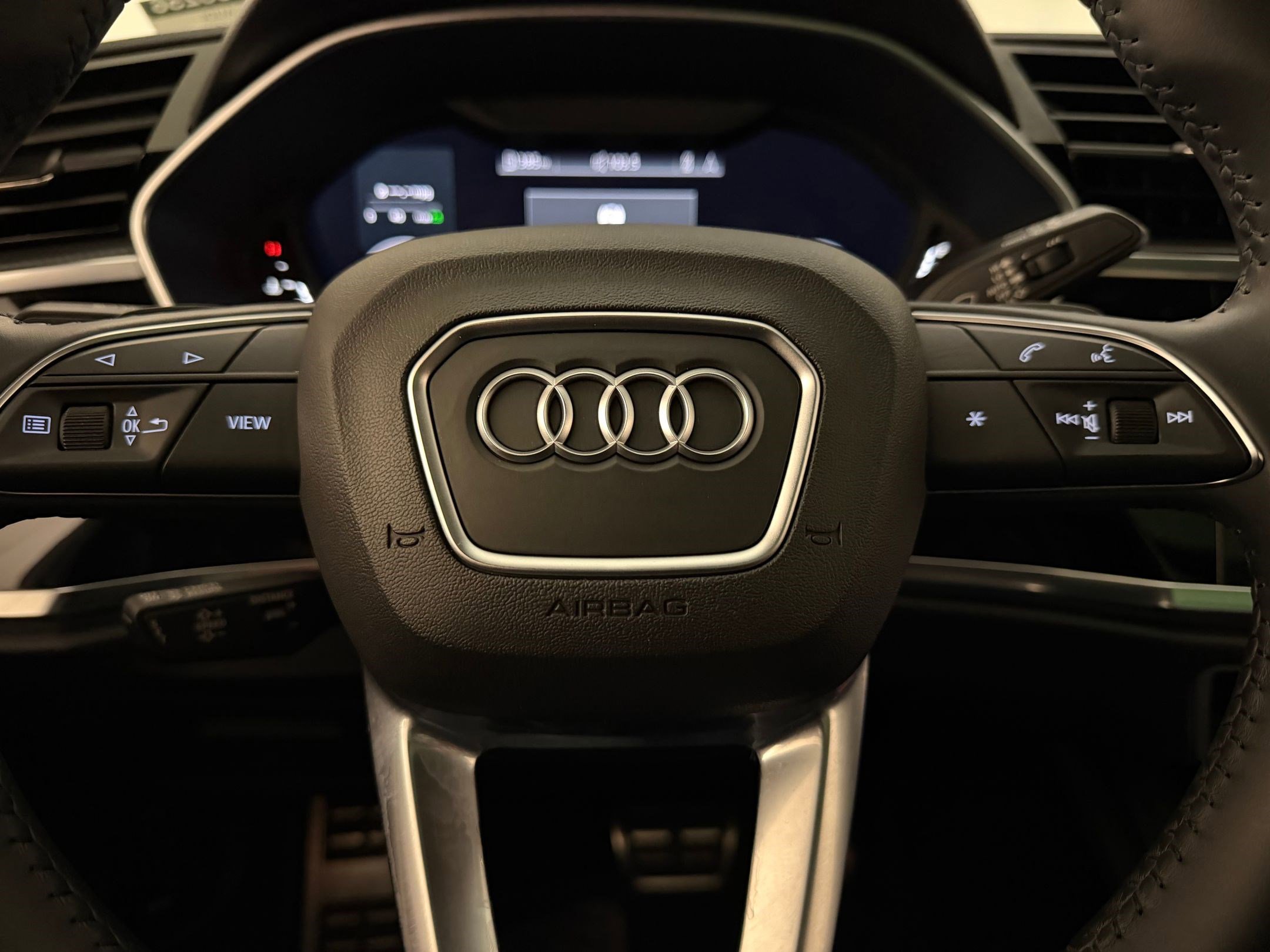Used 2020 Audi Q3 2.0T Prestige AWD/4WD image 33