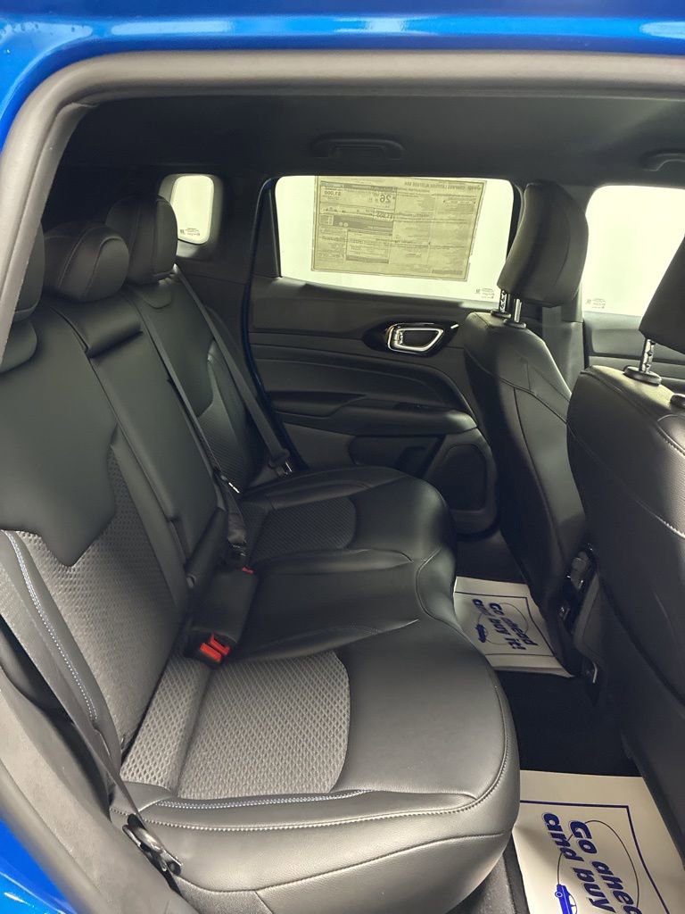 New 2026 Jeep Compass Latitude image 24