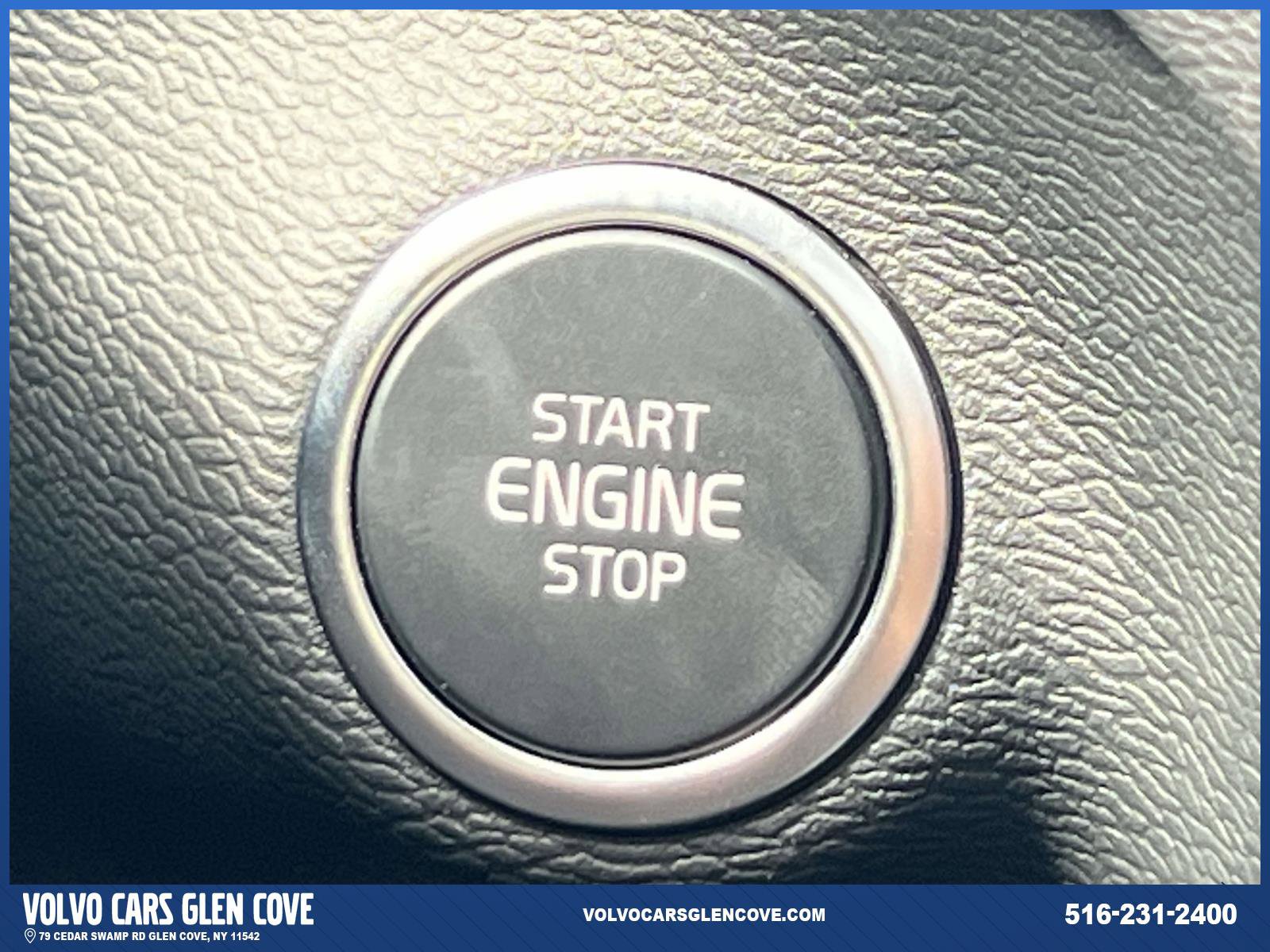 Certified 2025 Volvo XC40 B5 Ultra w/ Protection Package Premier image 32