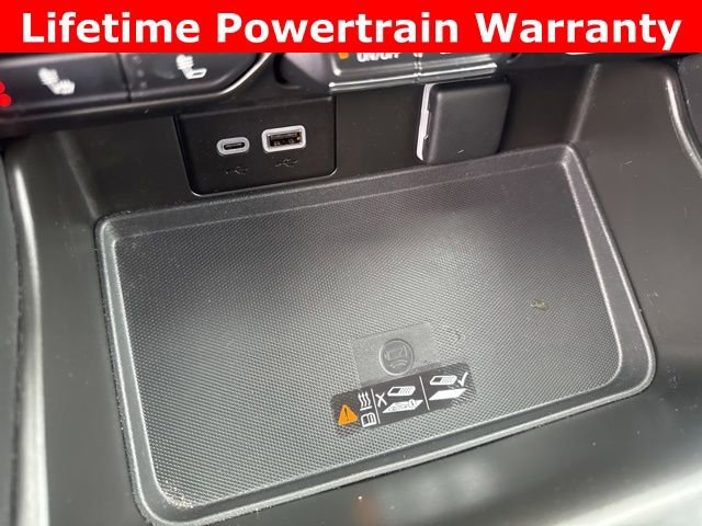 Used 2024 Chevrolet Suburban RST w/ Luxury Package image 19