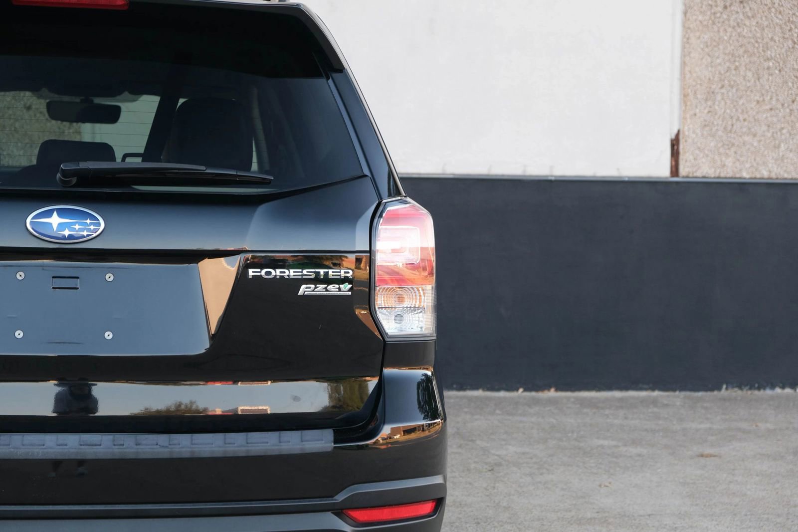 Used 2017 Subaru Forester 2.5i Limited w/ Popular Package #2 image 17