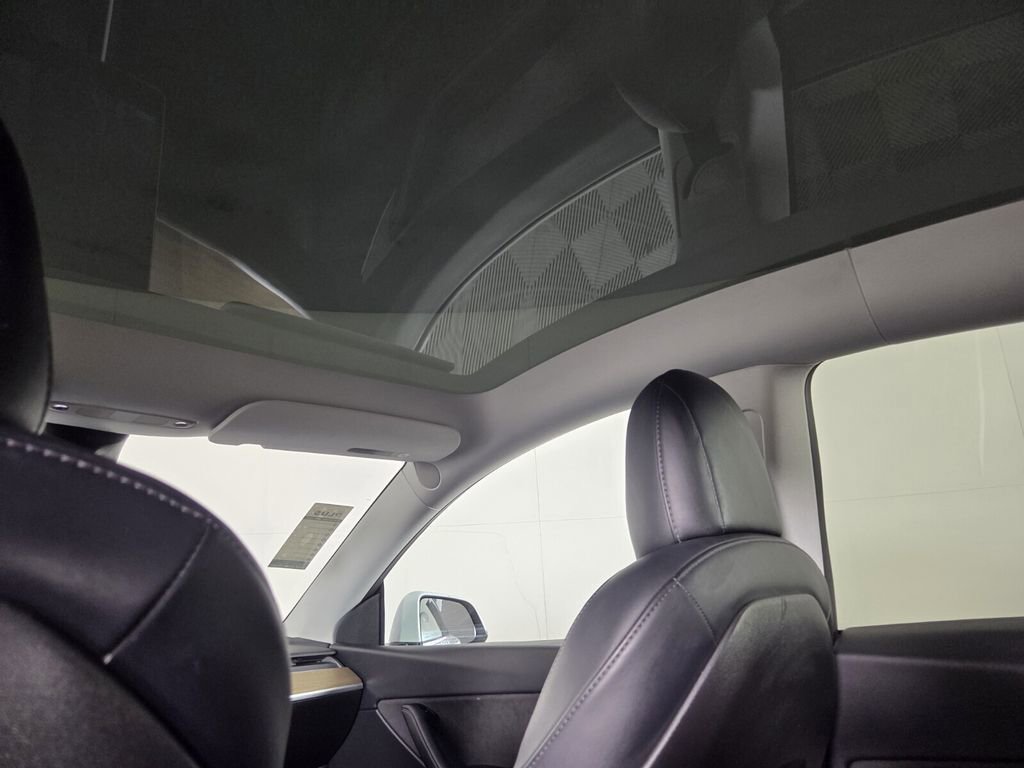 Used 2020 Tesla Model Y Long Range AWD/4WD image 27