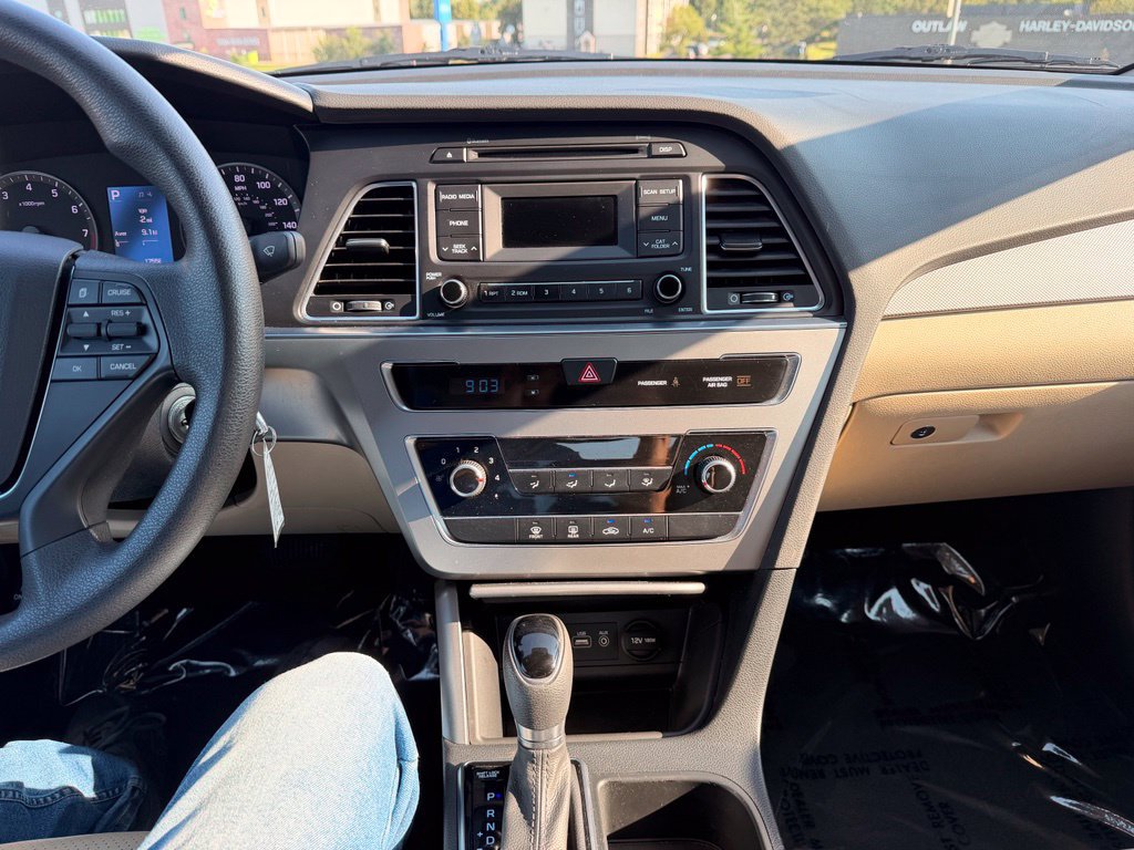 Used 2015 Hyundai Sonata SE FWD image 20