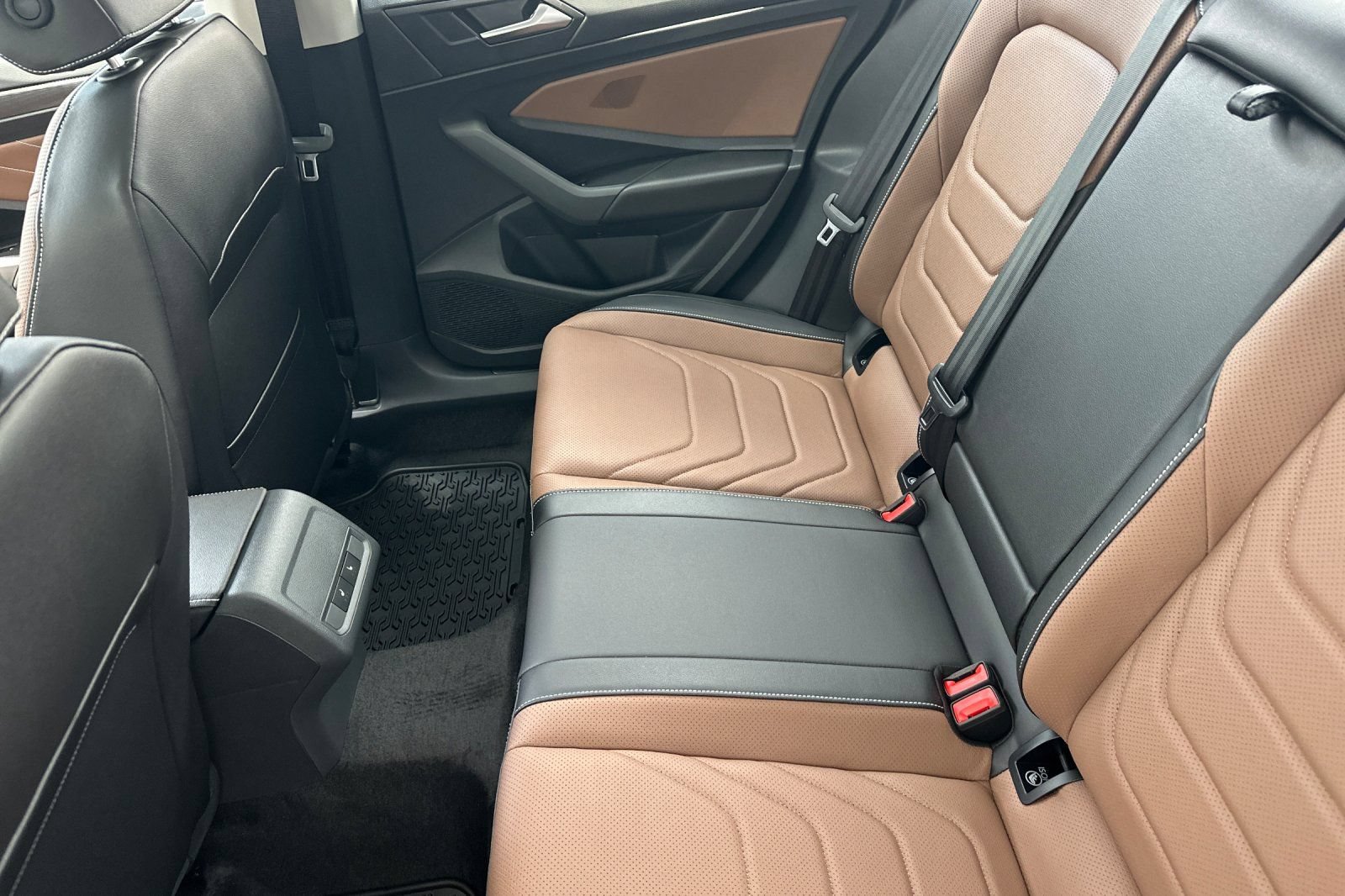 New 2026 Volkswagen Jetta SEL FWD image 10