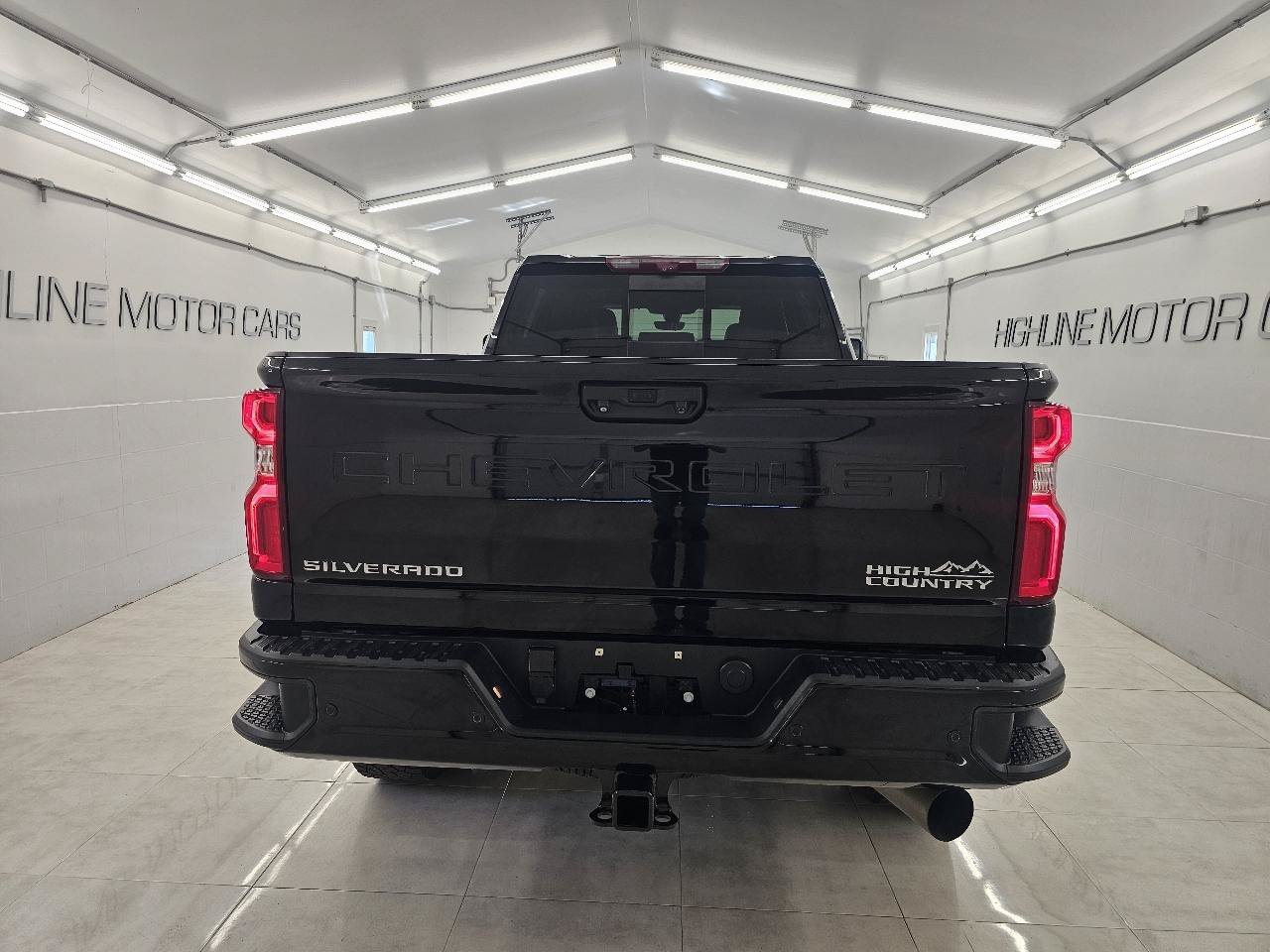 Used 2023 Chevrolet Silverado 3500 High Country w/ Z71 Off-Road Package AWD/4WD image 6