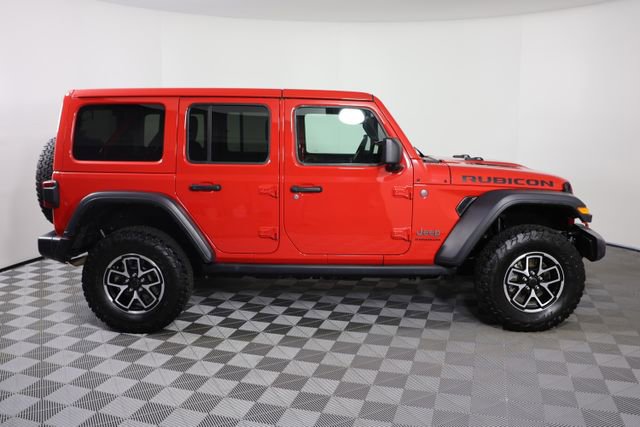 Used 2025 Jeep Wrangler Unlimited Rubicon w/ Convenience Group image 9