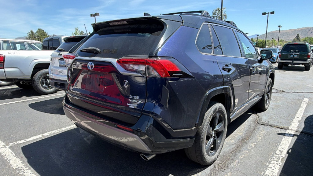 Used 2020 Toyota RAV4 XSE AWD/4WD image 2