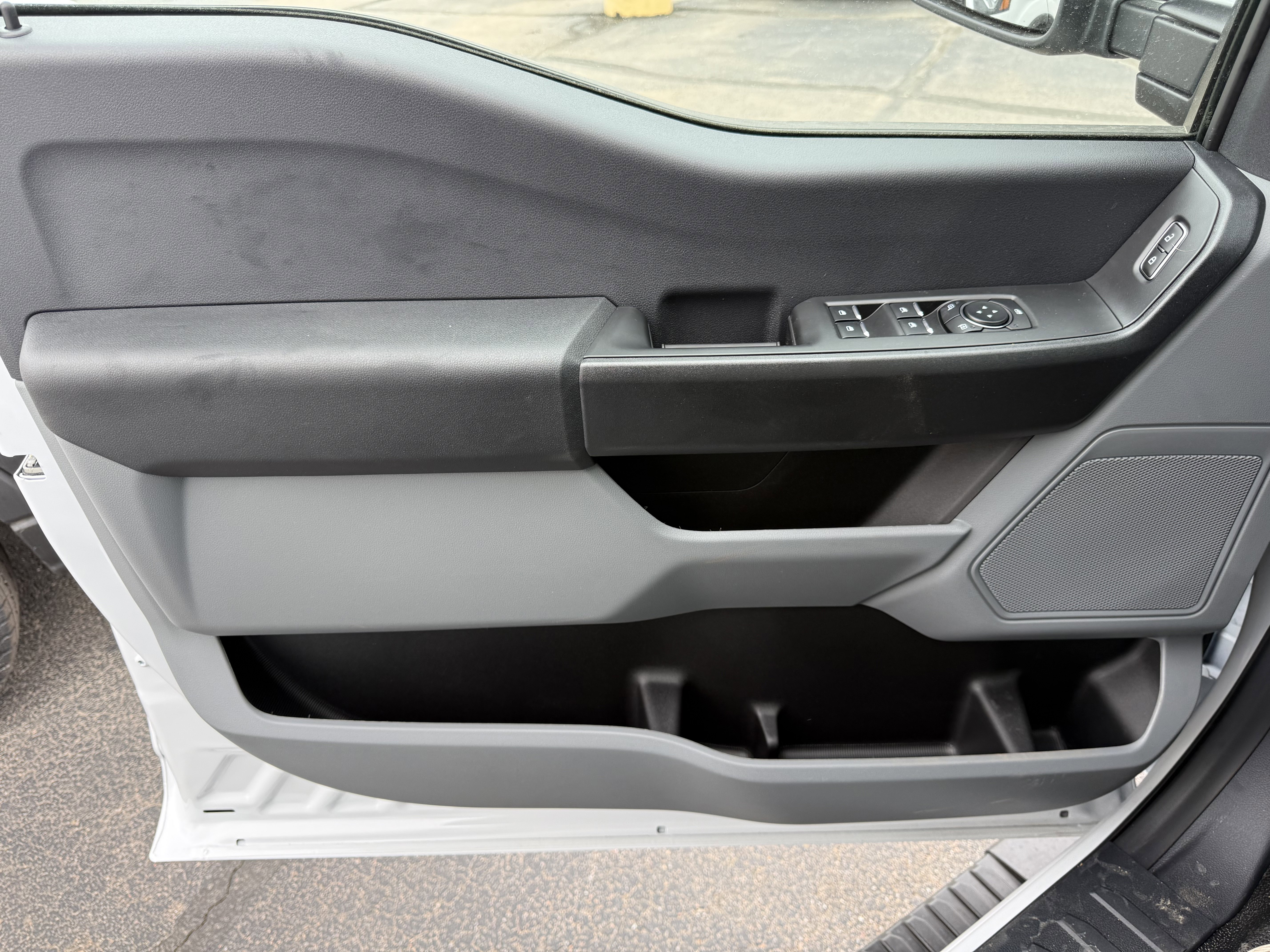 New 2026 Ford F350 XL w/ XL Chrome Package image 19