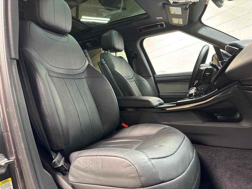 Used 2024 Land Rover Range Rover Sport SE image 31