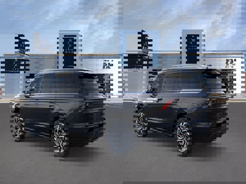 New 2026 Lincoln Navigator Reserve image 4