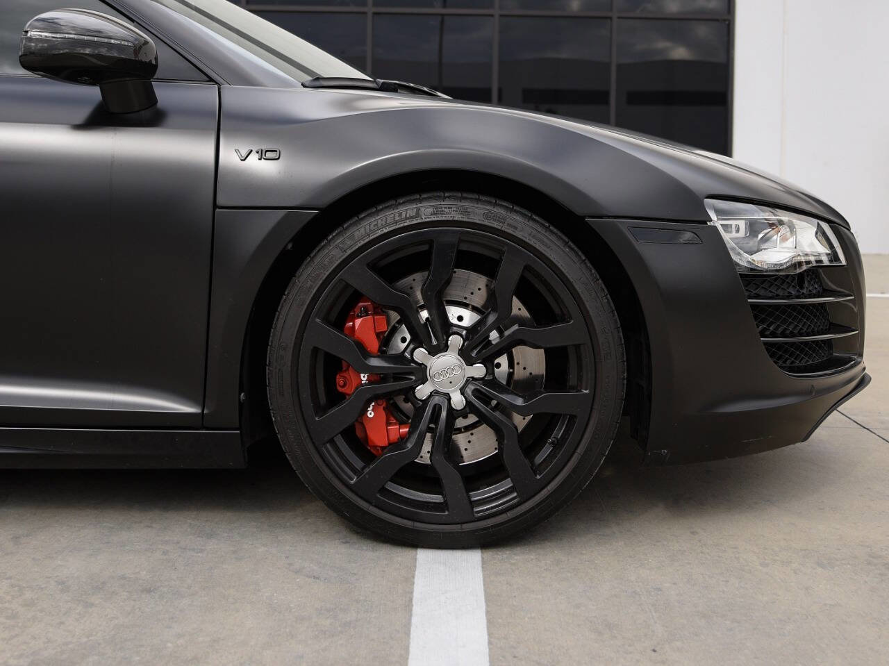 Used 2012 Audi R8 V10 w/ Enhanced Leather Pkg image 11