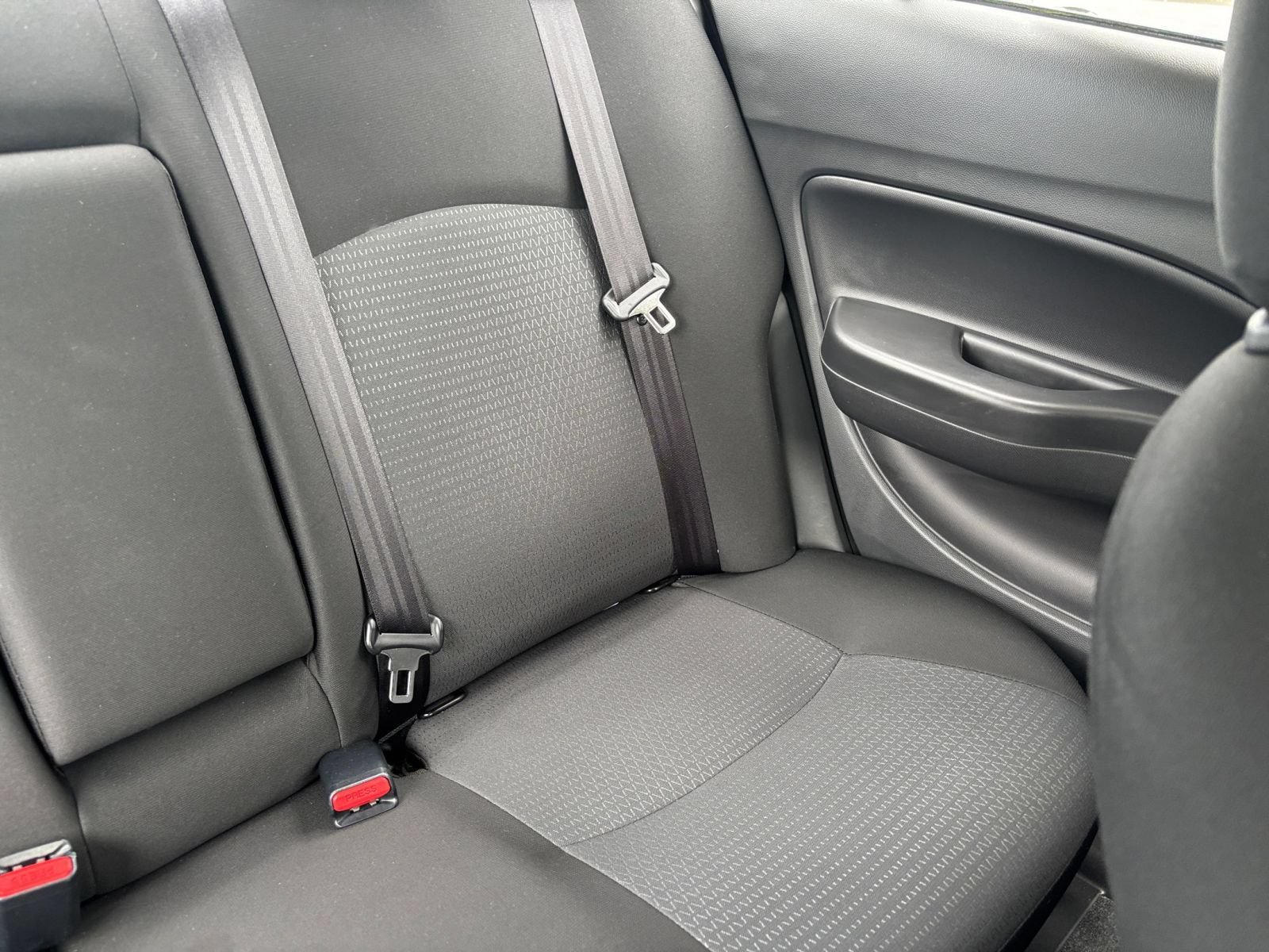 Used 2025 Kia Soul LX w/ LX Technology Package FWD image 34