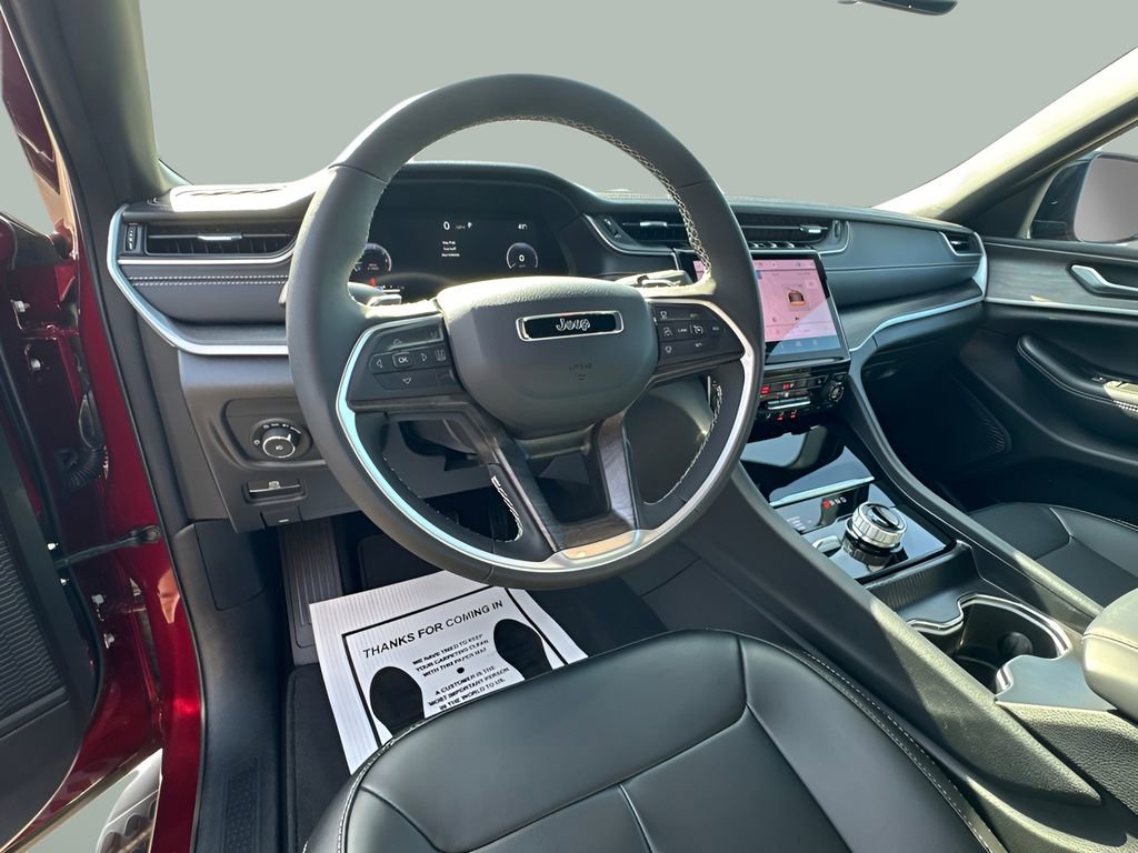 Used 2025 Jeep Grand Cherokee L Limited AWD/4WD image 12