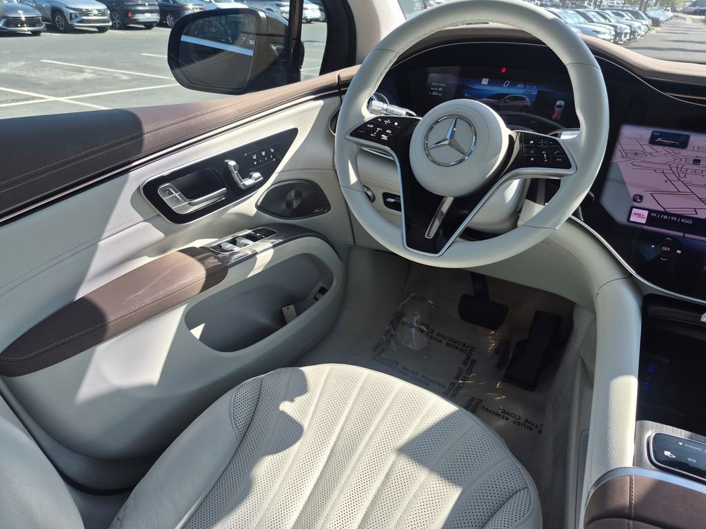 Used 2023 Mercedes-Benz EQS 580 4MATIC SUV image 21