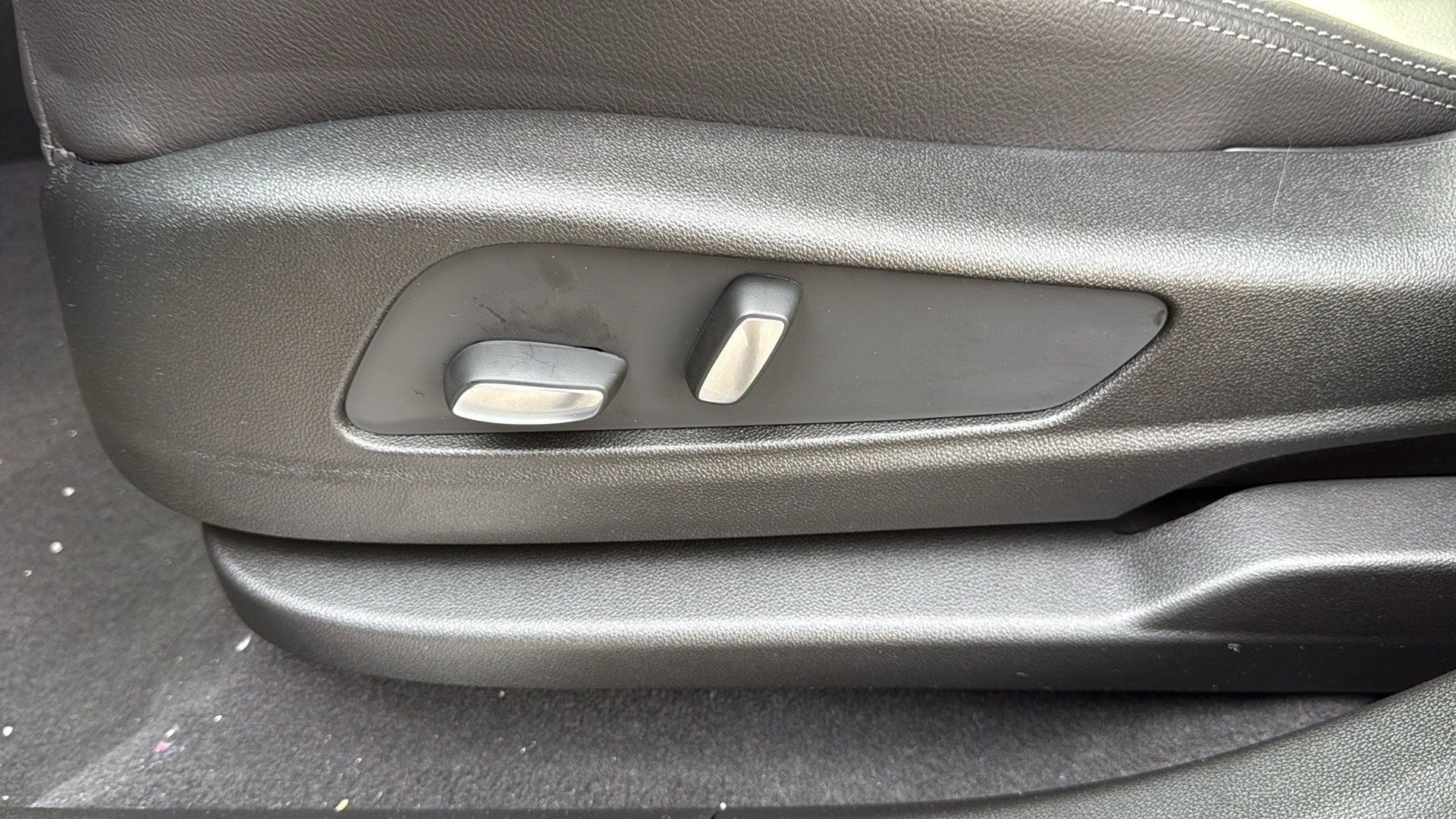 New 2026 Cadillac XT5 Luxury w/ LPO, Floor Liner Package image 12