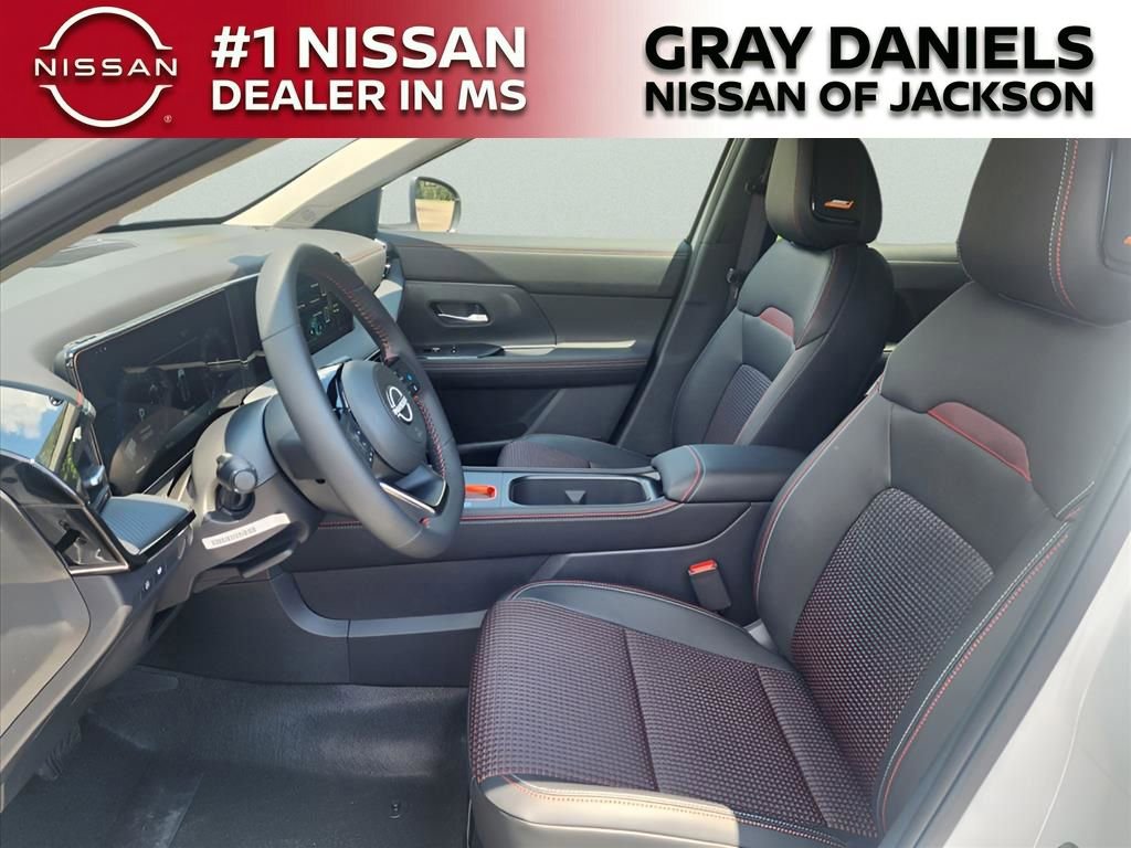 New 2025 Nissan Kicks SR w/ SR Premium Package AWD/4WD image 8