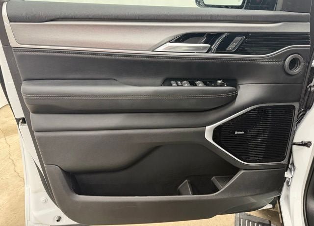 New 2026 Jeep Grand Wagoneer L Limited AWD/4WD image 13