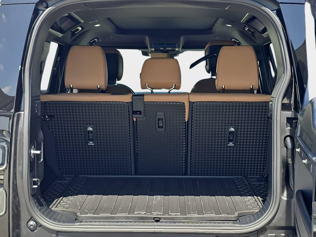 New 2026 Land Rover Defender 110 S AWD/4WD image 12