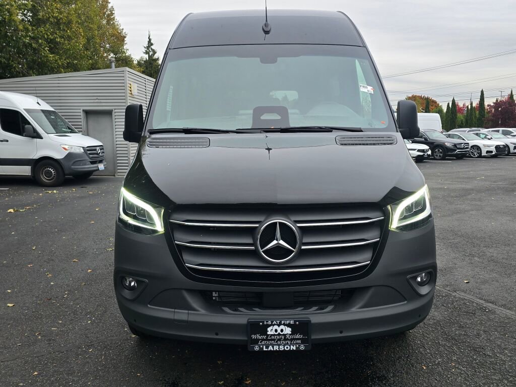 New 2025 Mercedes-Benz Sprinter 2500 image 9