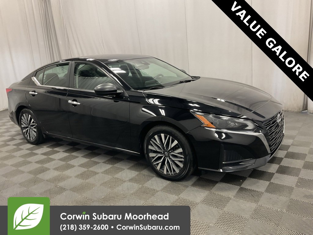 Used 2024 Nissan Altima 2.5 SV