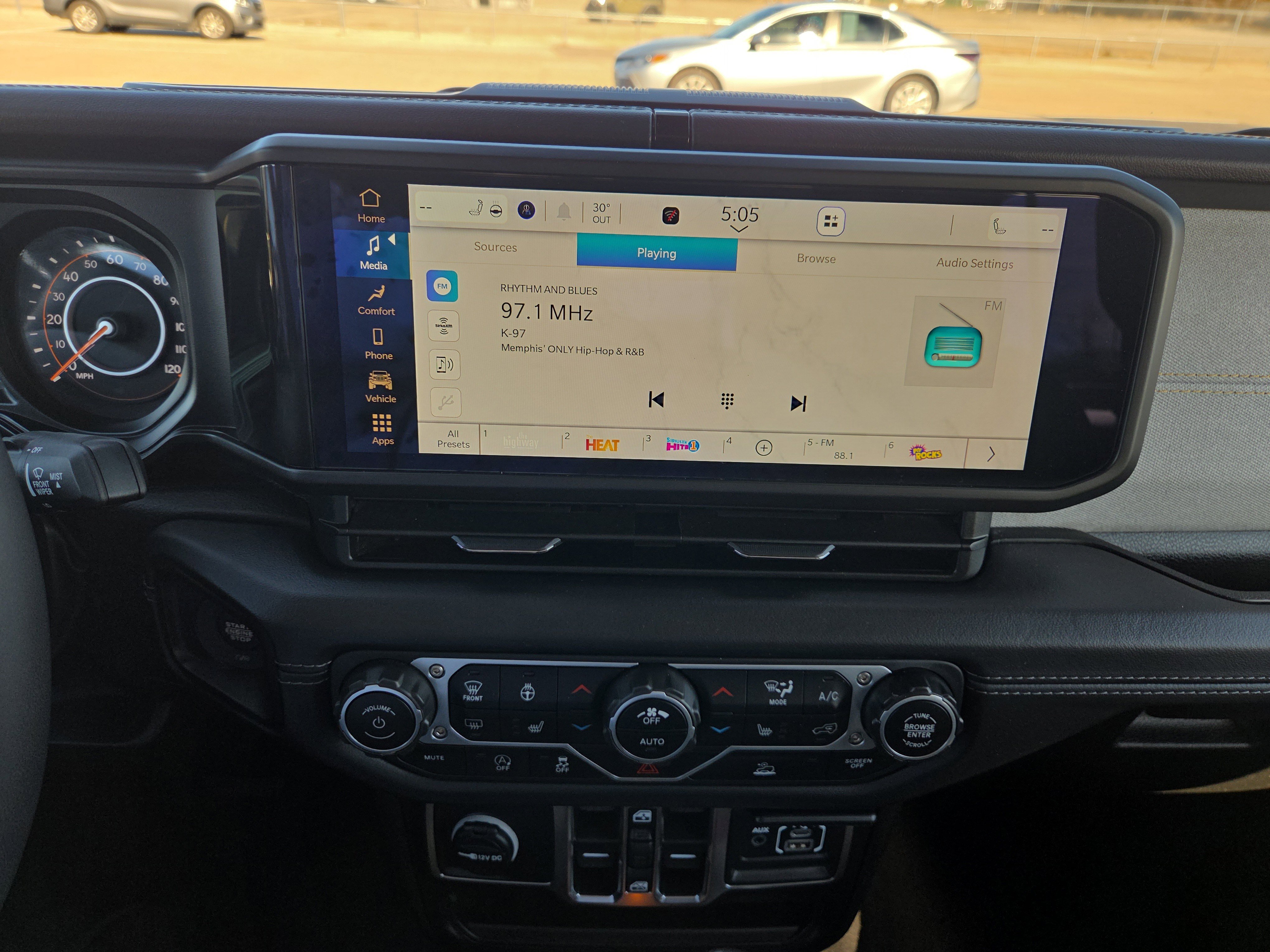 Certified 2025 Jeep Wrangler Sahara image 14