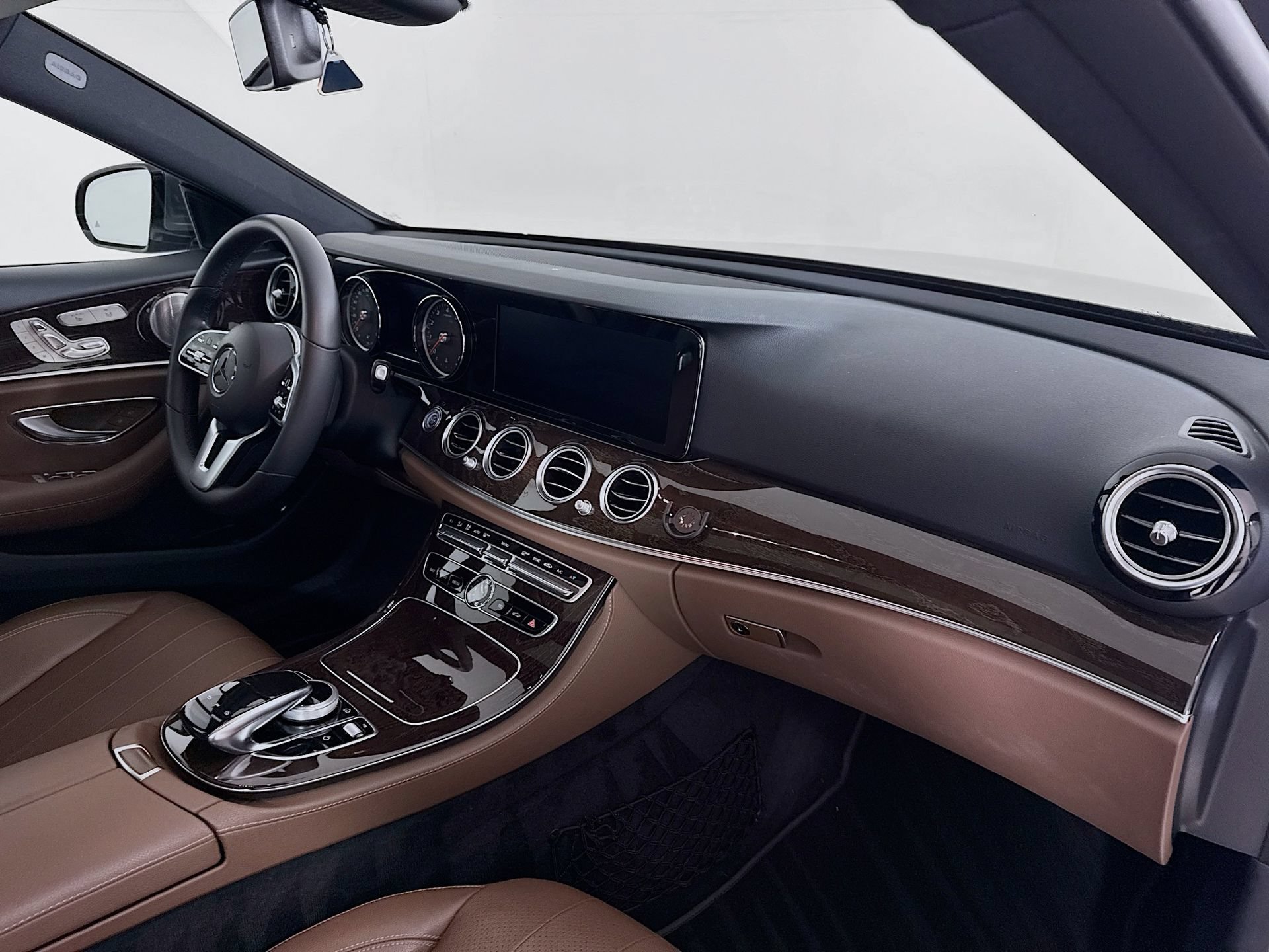 Used 2019 Mercedes-Benz E 300 image 32
