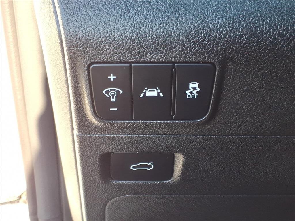 Used 2023 Kia K5 GT-Line image 15