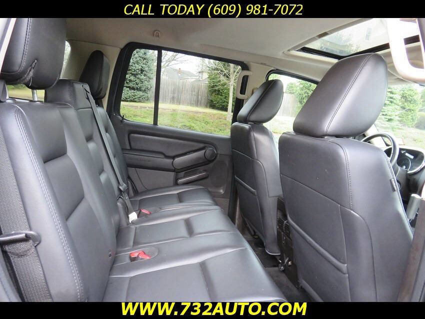 Used 2010 Ford Explorer XLT image 32