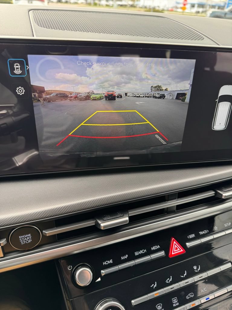 Used 2025 Hyundai Santa Fe SE FWD image 19