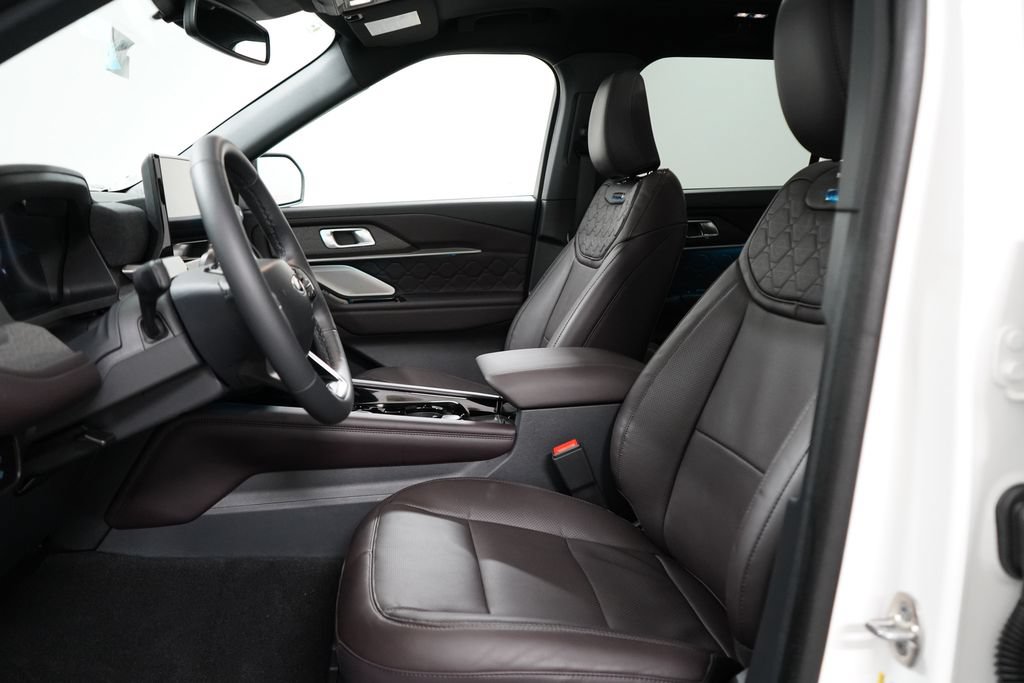 New 2026 Ford Explorer Platinum w/ LUX Leather Package AWD/4WD image 11