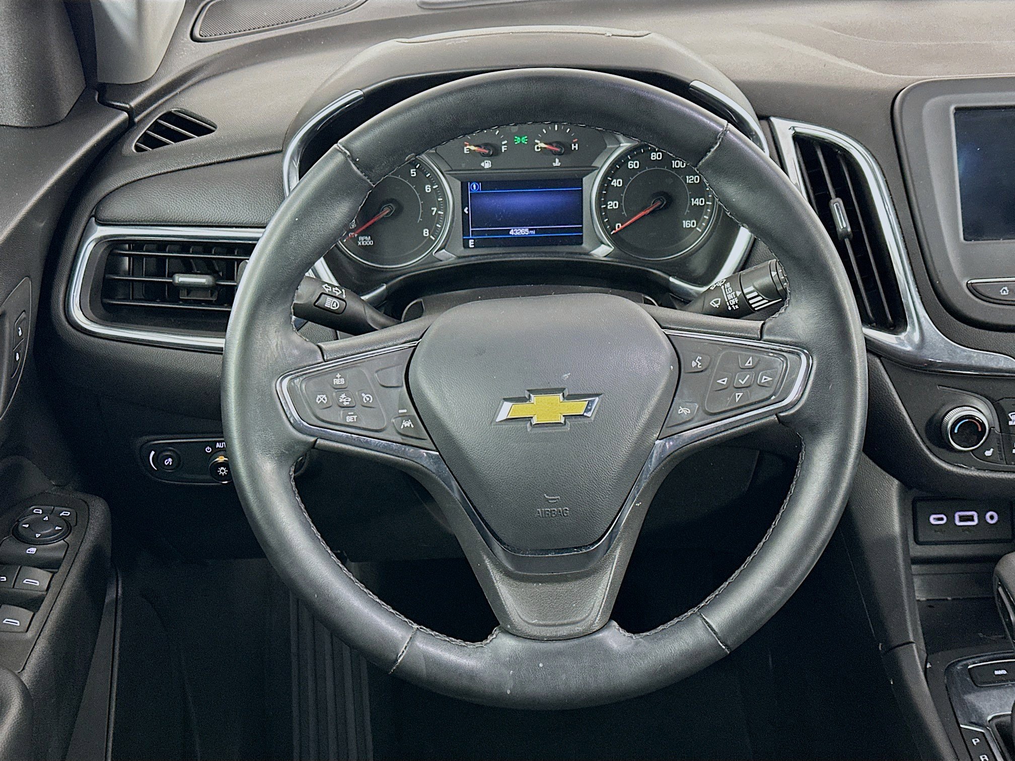 Used 2023 Chevrolet Equinox LT w/ Driver Convenience Package image 18