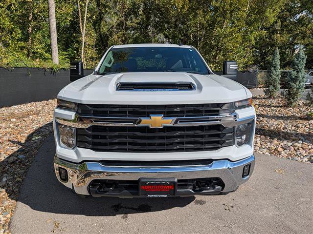 Used 2024 Chevrolet Silverado 3500 LT AWD/4WD image 8