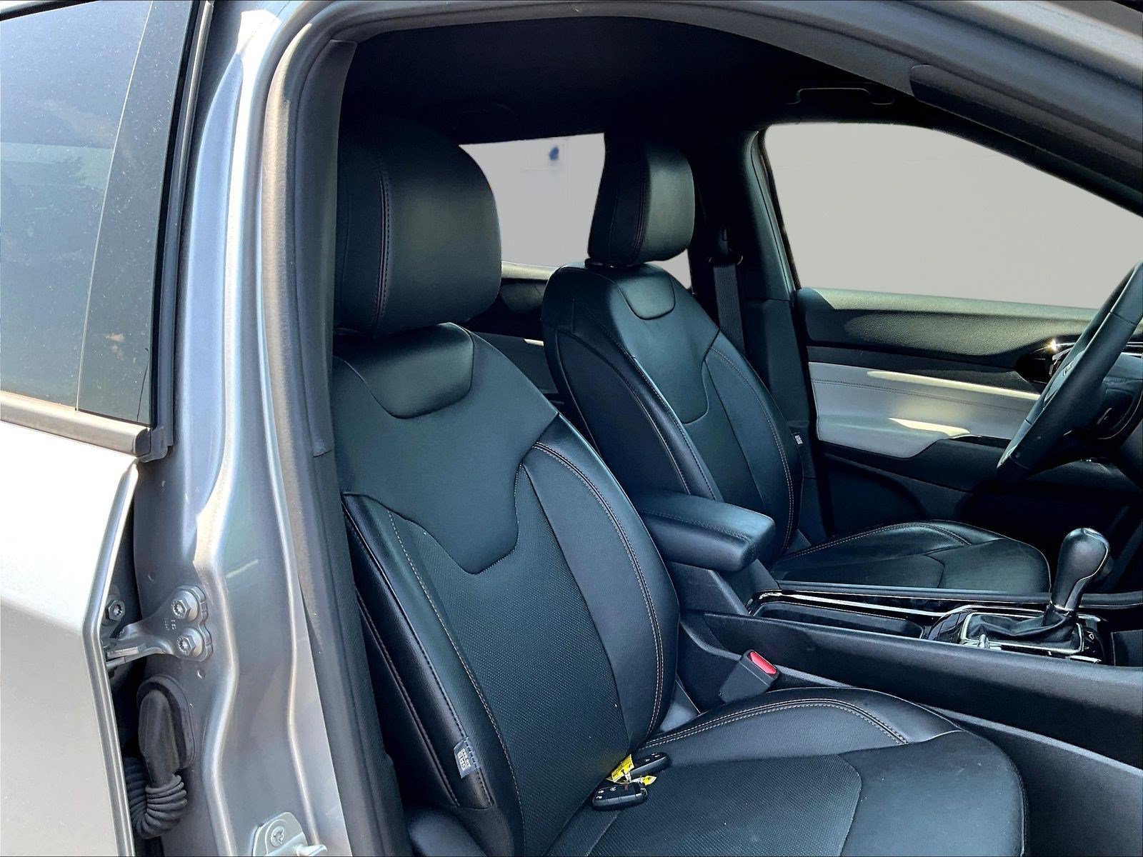 Used 2023 Jeep Compass Limited AWD/4WD image 29