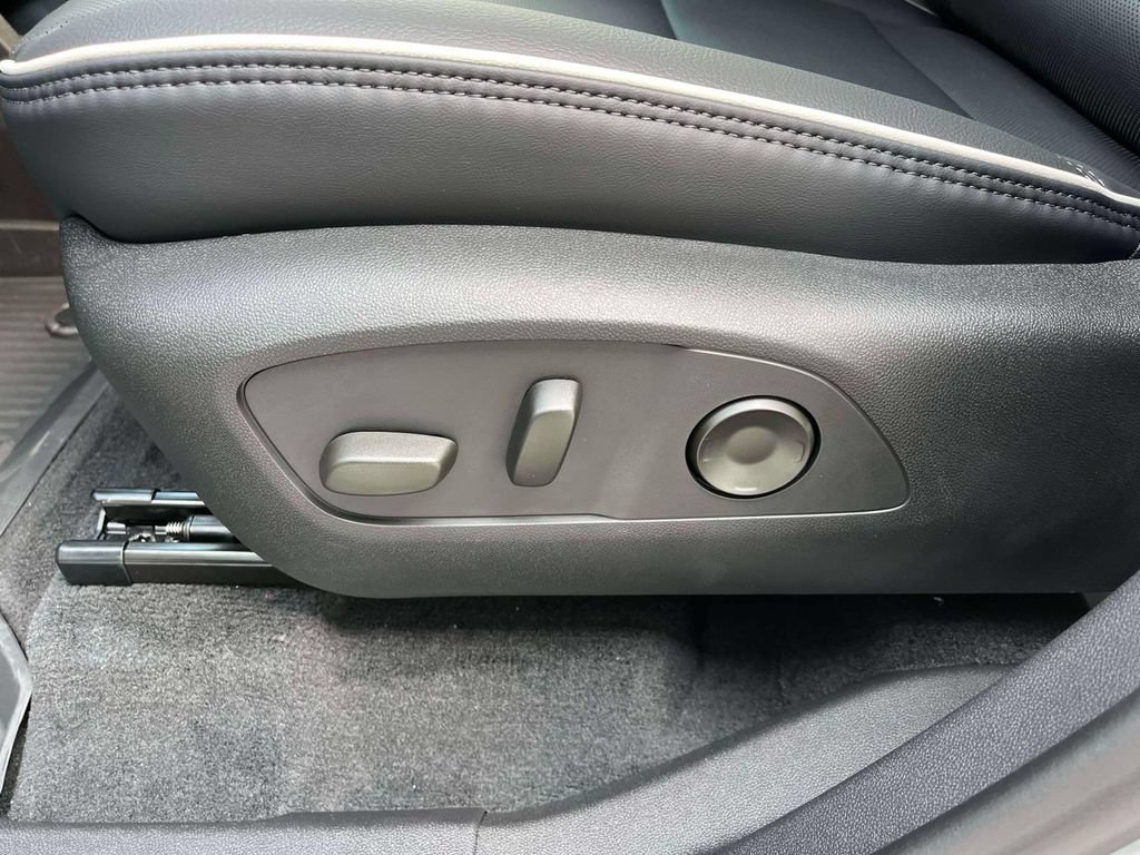 New 2027 GMC Acadia Denali w/ LPO, Floor Liner Package AWD/4WD image 25