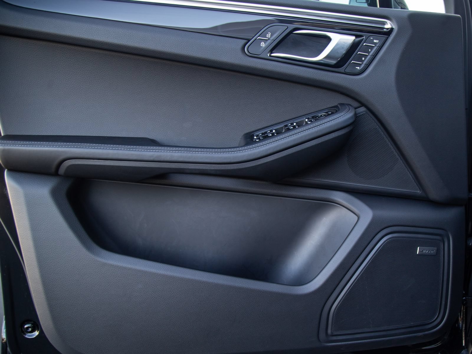 New 2026 Porsche Macan AWD/4WD image 14