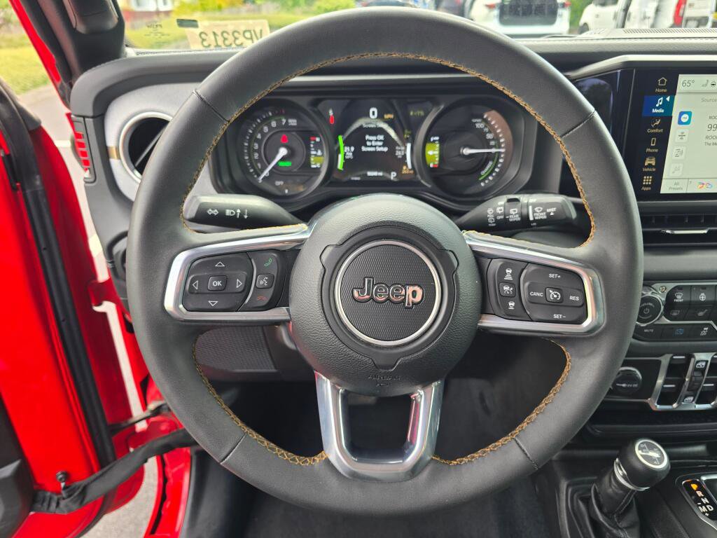 Used 2024 Jeep Wrangler Unlimited Sahara image 30