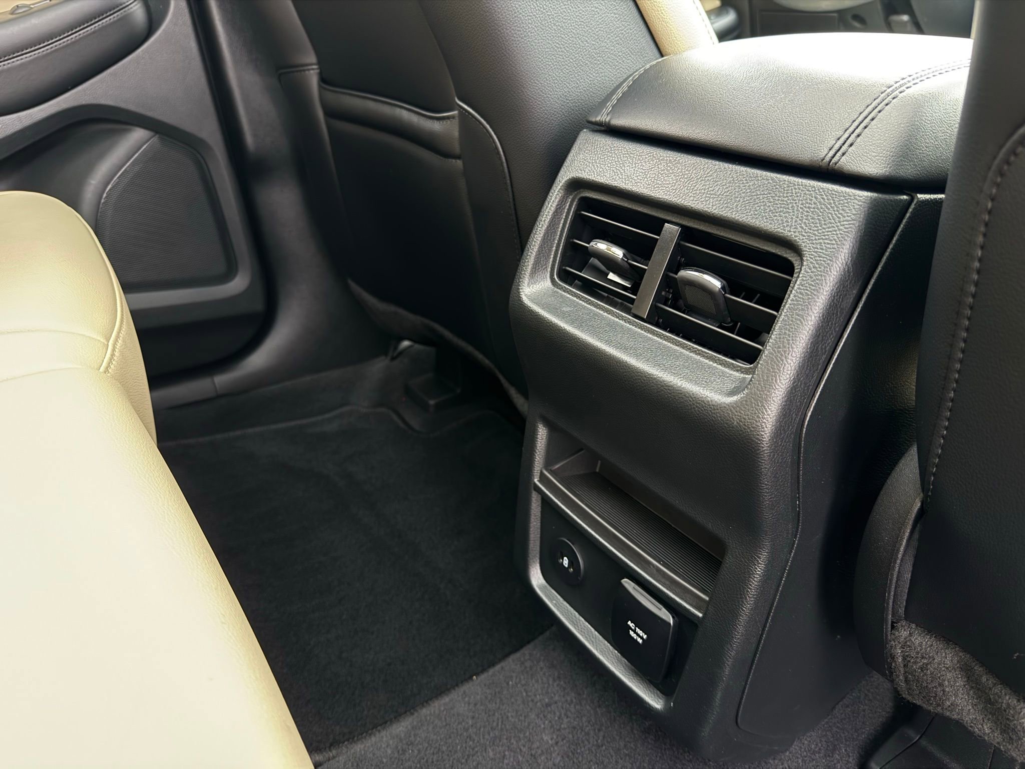 Used 2024 Ford Edge SEL w/ Convenience Package image 33