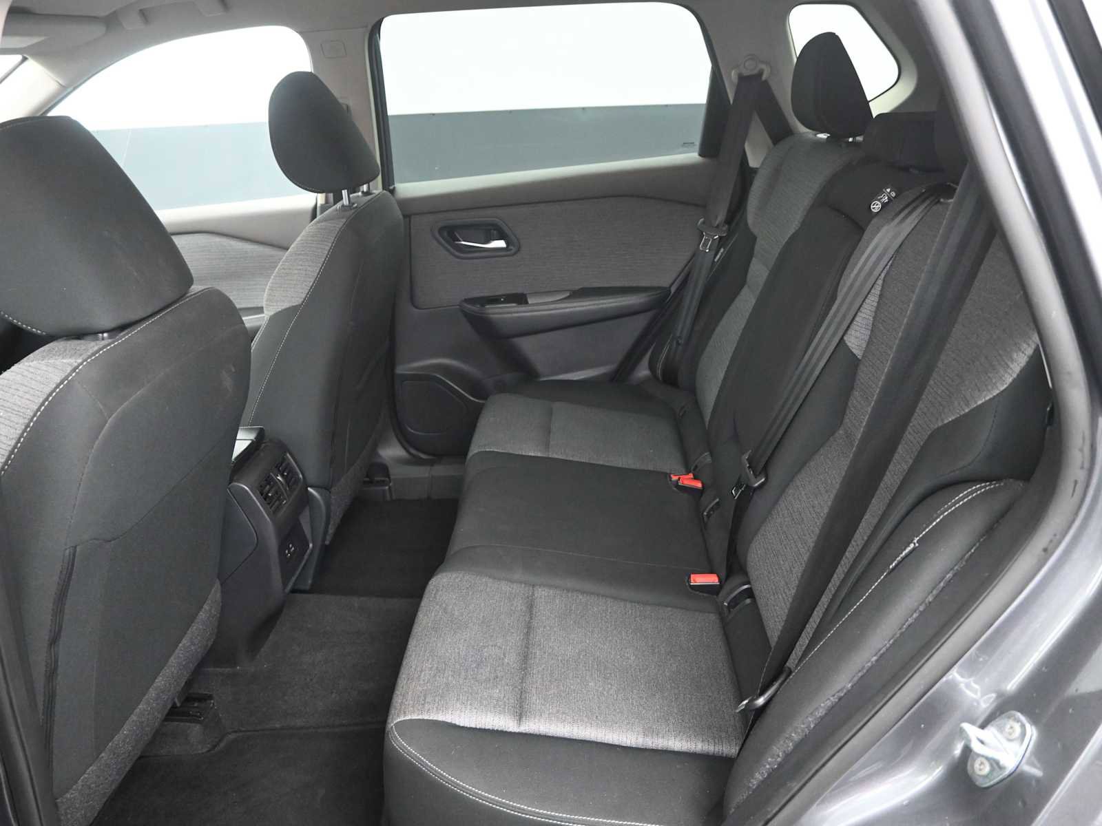 Used 2023 Nissan Rogue SV image 22