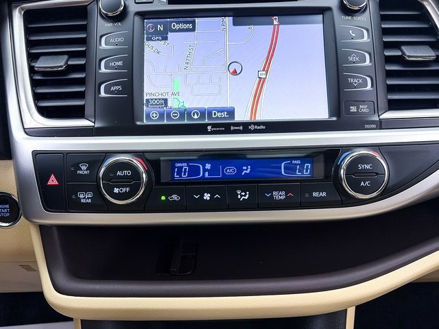 Used 2018 Toyota Highlander XLE image 22