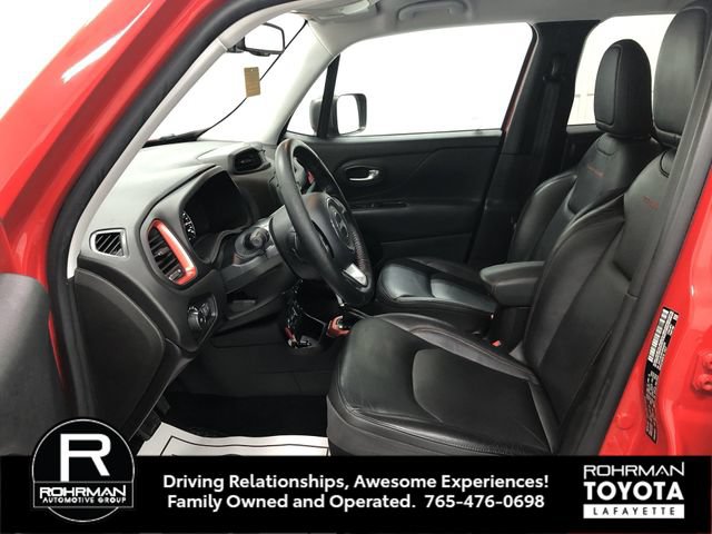 Used 2017 Jeep Renegade Trailhawk w/ Premium Trailhawk Package AWD/4WD image 12