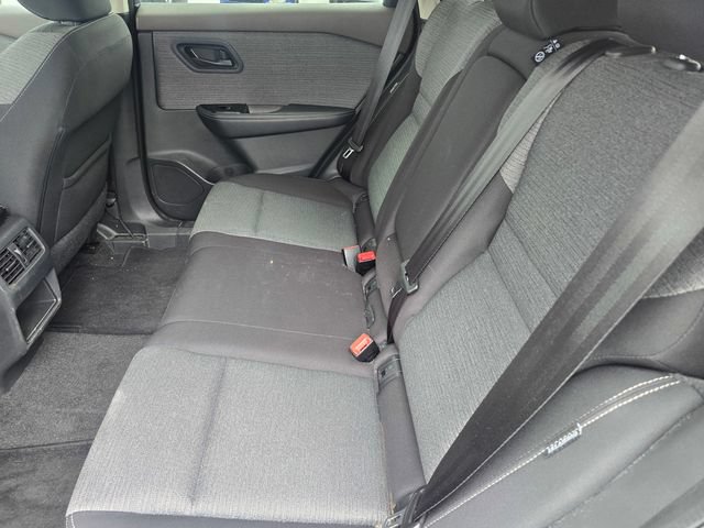 Used 2022 Nissan Rogue S FWD image 11