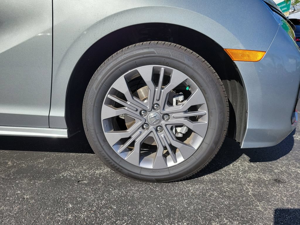 Certified 2026 Honda Odyssey Touring image 7