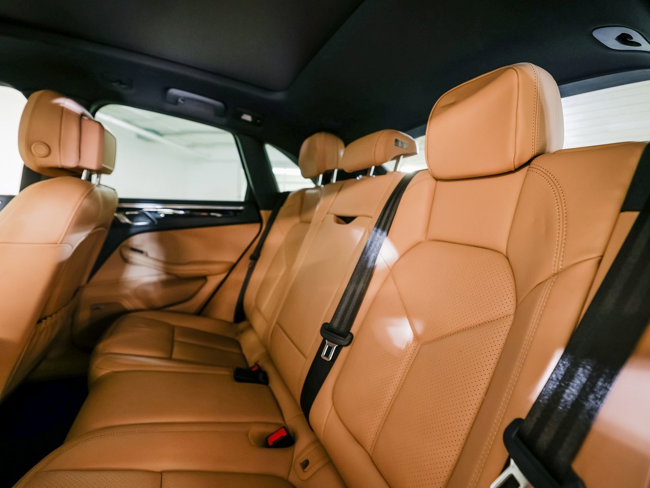 Certified 2020 Porsche Macan image 25