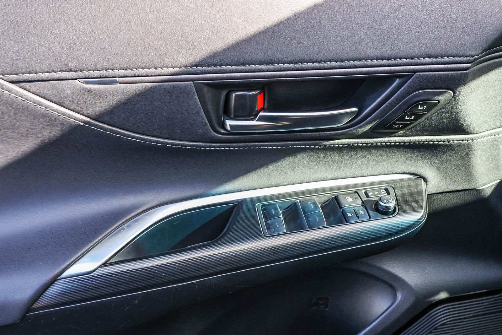 Used 2021 Toyota Venza Limited w/ Advanced Technology Package image 30