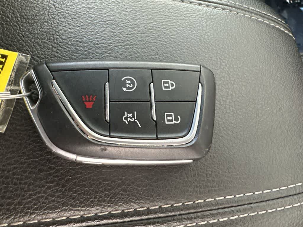 Used 2025 Cadillac XT4 Premium Luxury image 28
