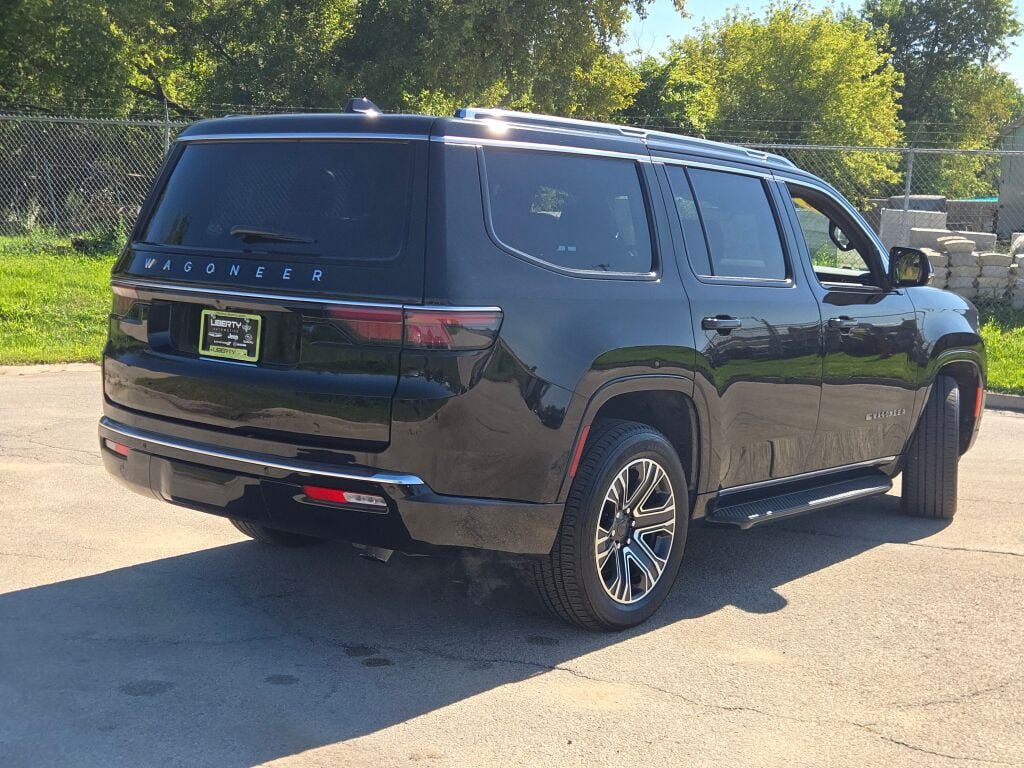 Used 2024 Jeep Wagoneer 4WD w/ Premium Group I image 18