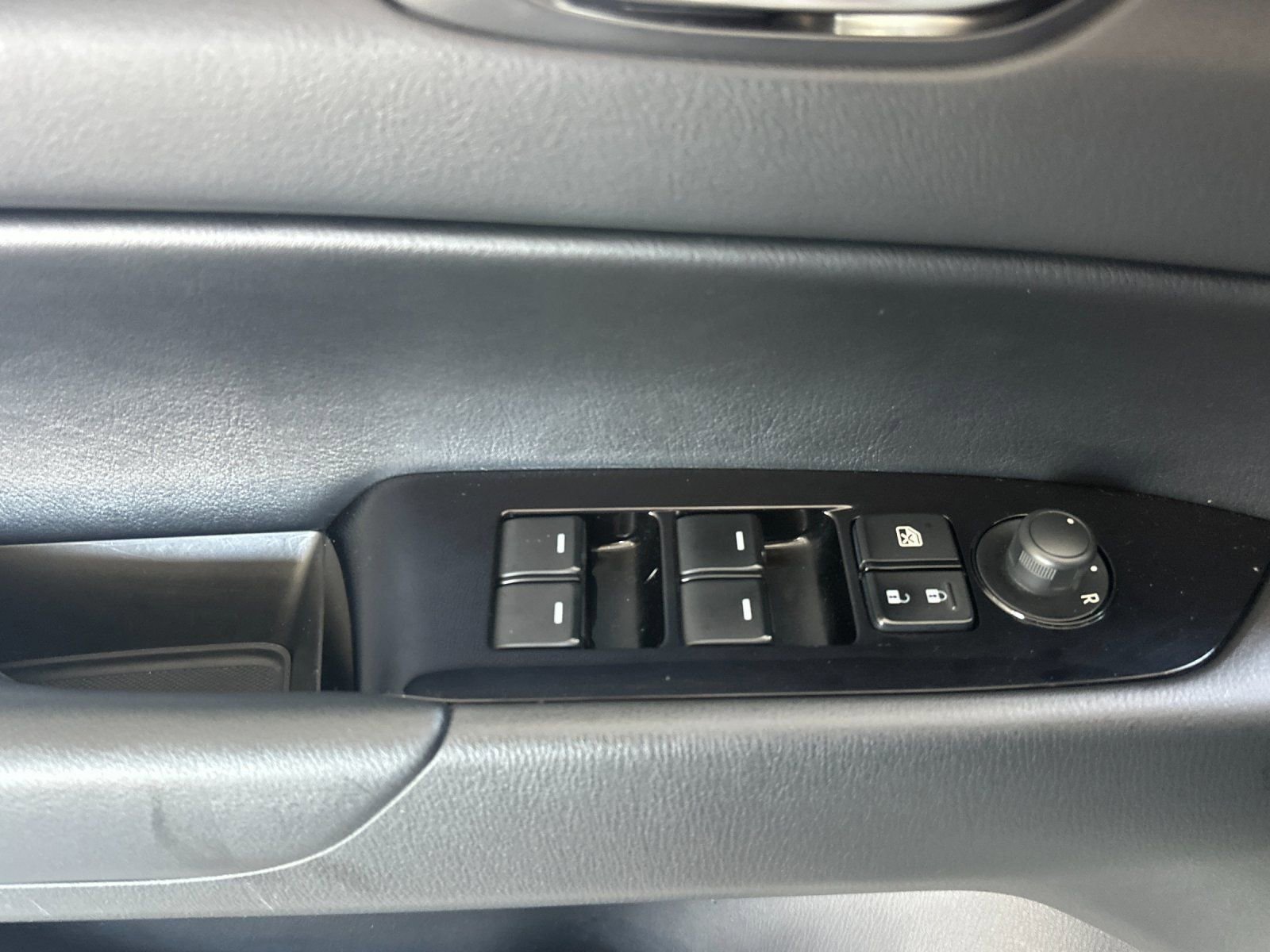 Used 2021 MAZDA CX-5 Touring FWD image 11