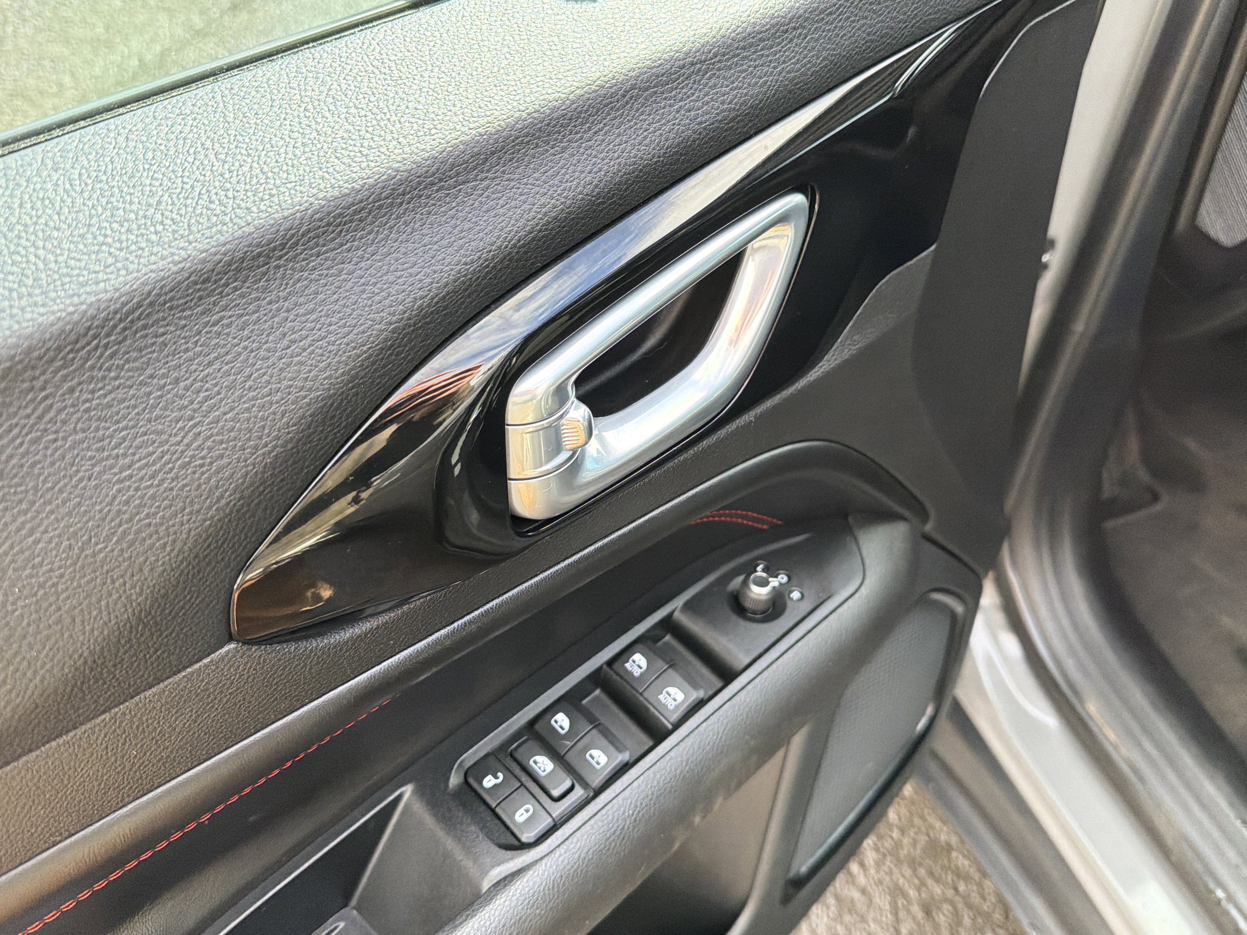 Used 2022 Jeep Compass Trailhawk w/ Trailhawk Convenience Group AWD/4WD image 15