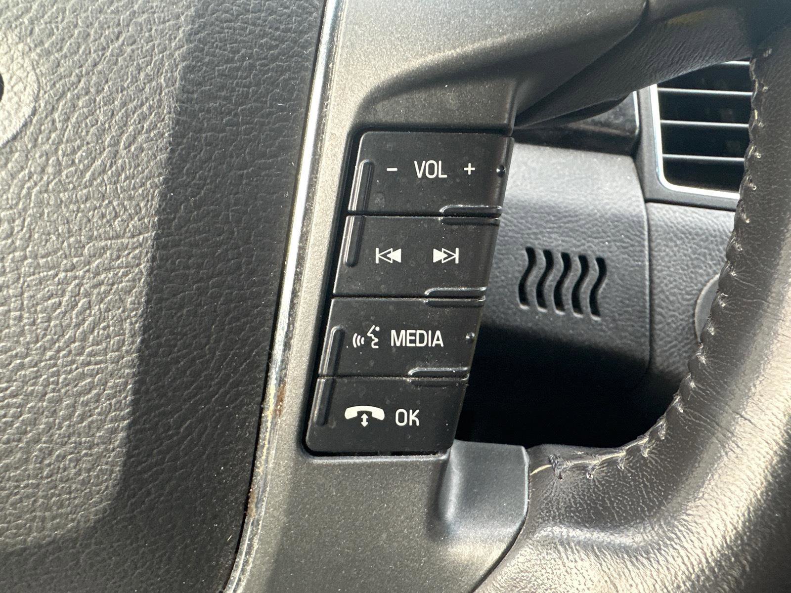 Used 2012 Ford Taurus Limited image 17